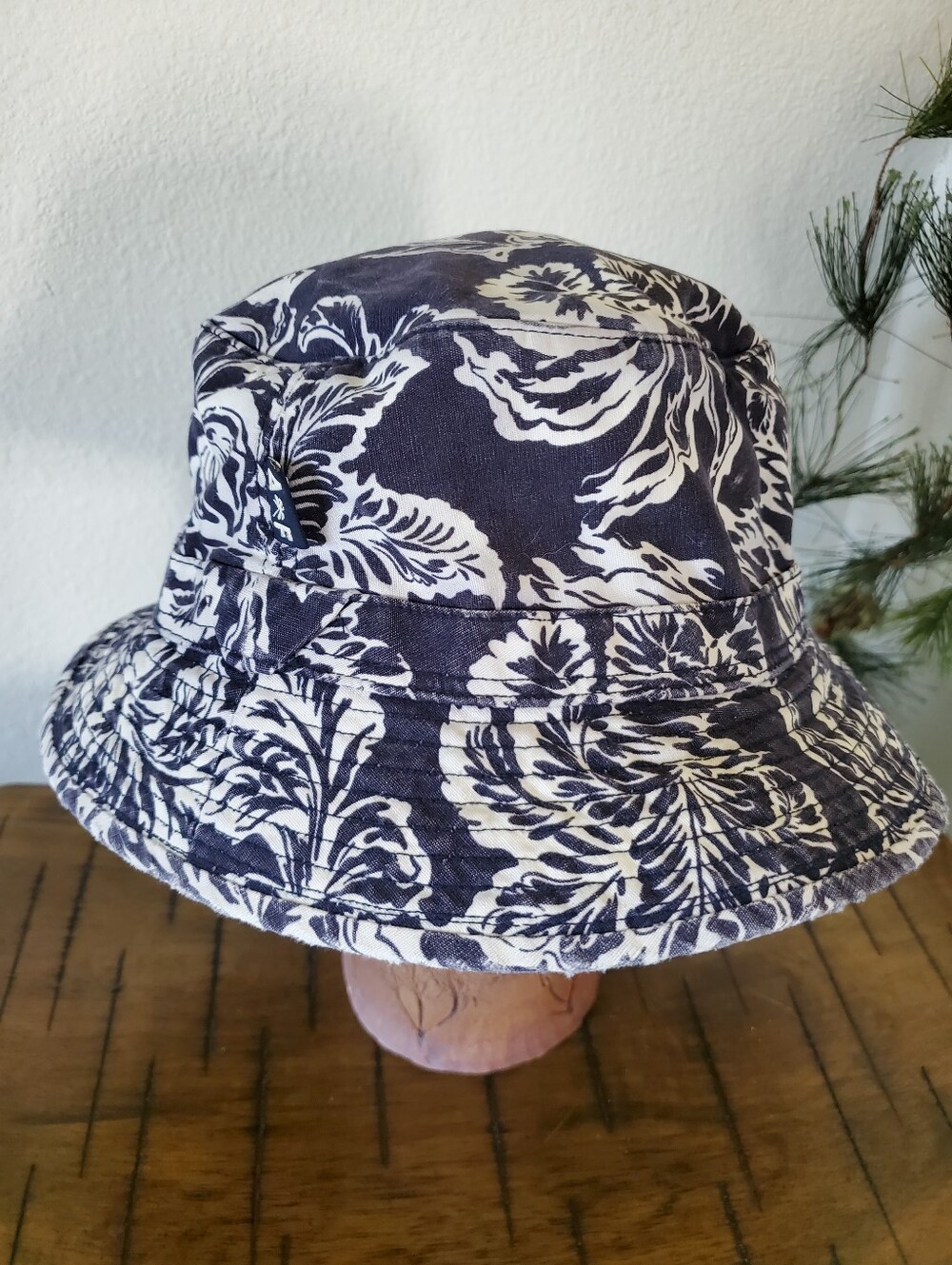 Abercrombie & Fitch Navy White Floral Tropical Hibiscus Bucket Sun Hat Unisex
